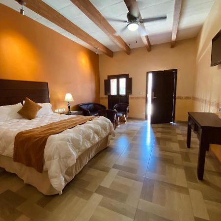 Hotel Real De Los Alamos Luaran gambar