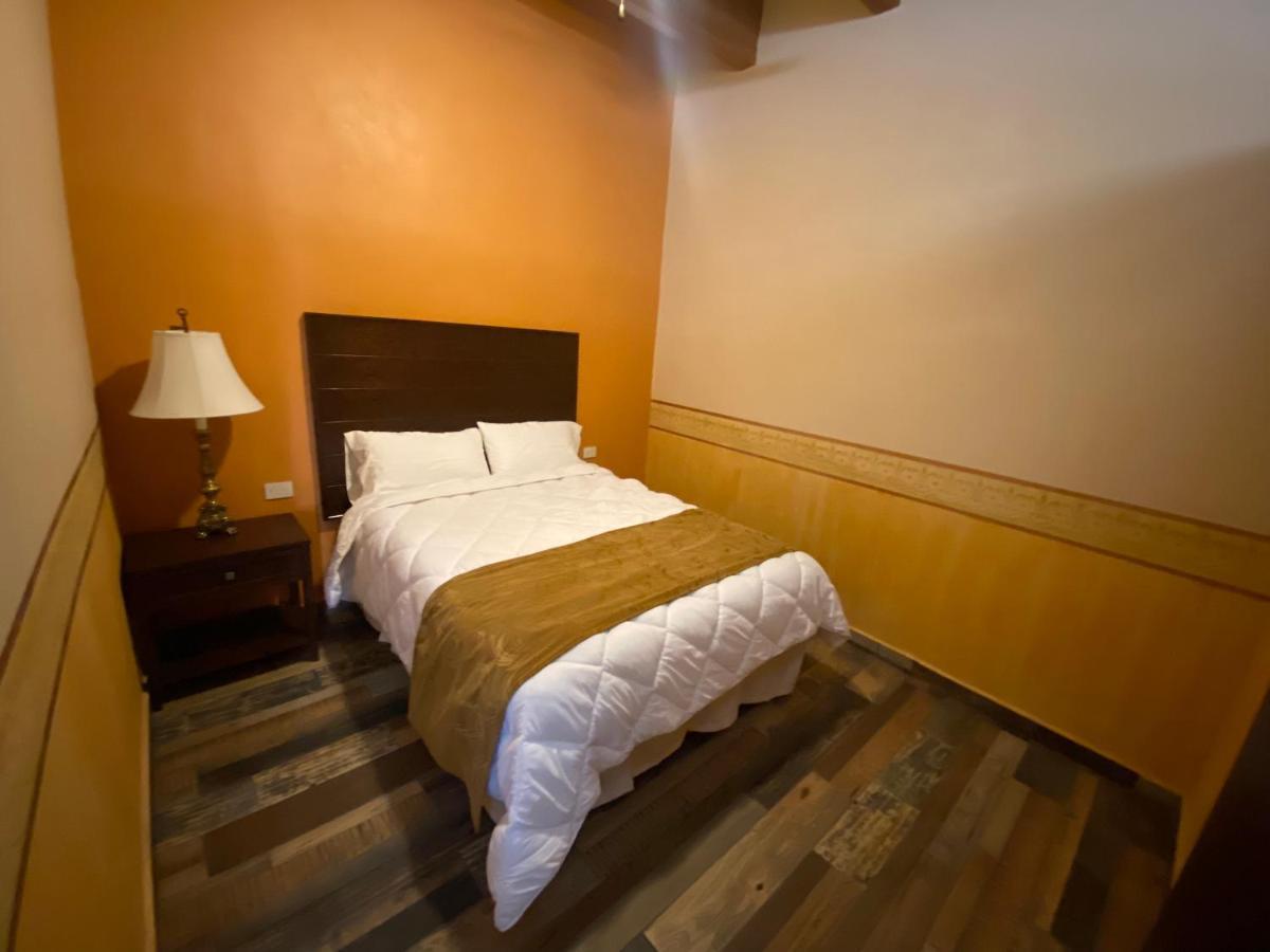 Hotel Real De Los Alamos Luaran gambar